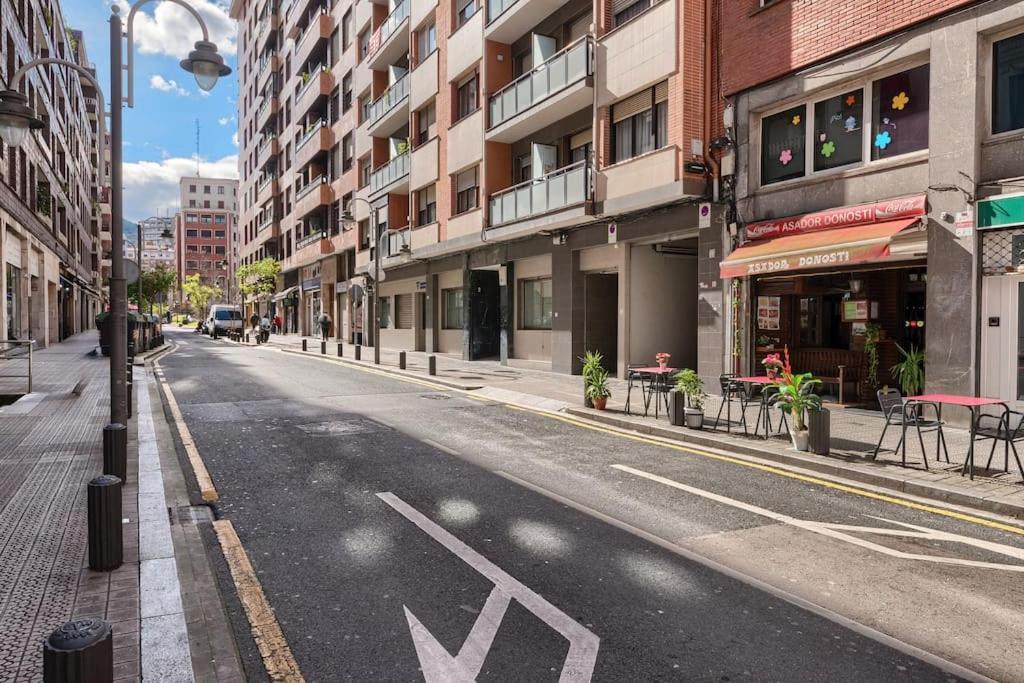 San Mames Football & Parking Bilbao Exterior photo