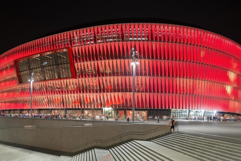 San Mames Football & Parking Bilbao Exterior photo